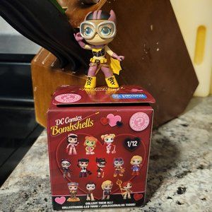 DC Bombshells Valentine's Funko Mystery Mini Batgirl